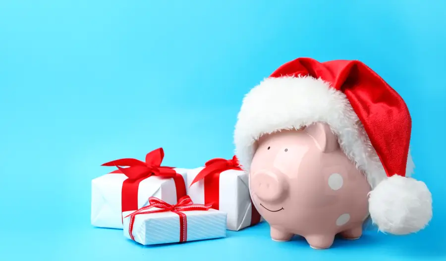 10 Creative Ways To Save Money When Shopping for Holiday Gifts